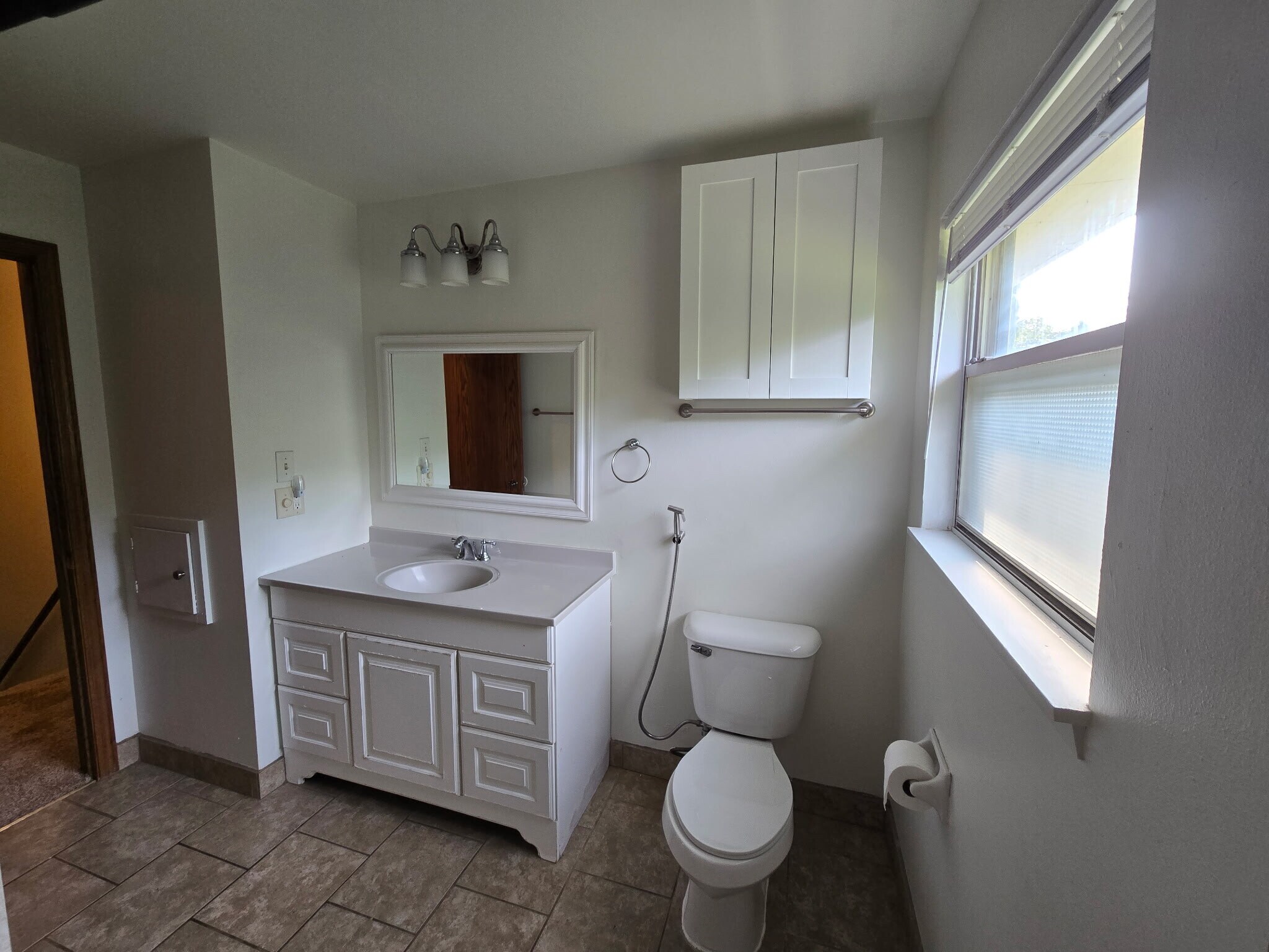 Full Bathroom - S69W15010 Cornell Cir