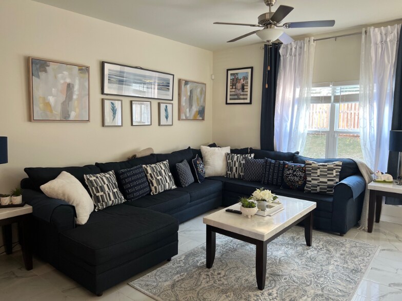 Building Photo - 47 Calder St