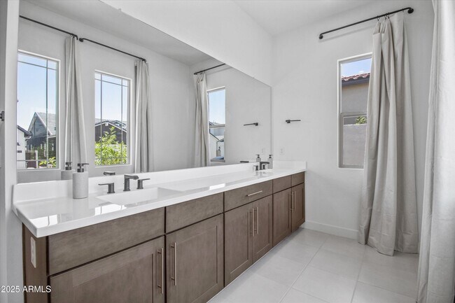 Building Photo - 17254 W Vacaville St