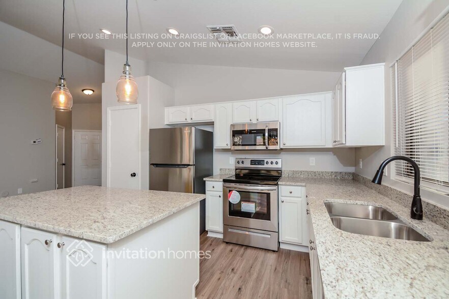 Building Photo - 14938 N 132nd Ln