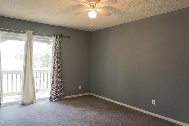Building Photo - 10526 Hammerly Blvd