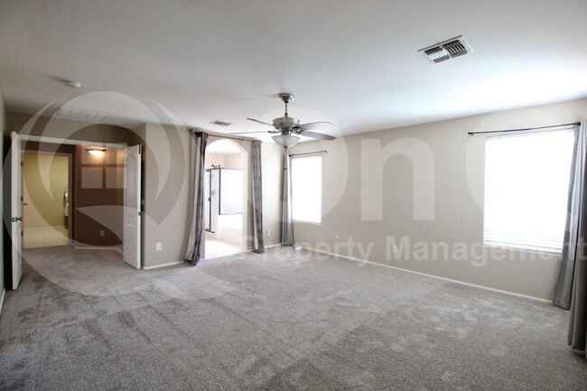 Building Photo - 4313 E Folgers Rd