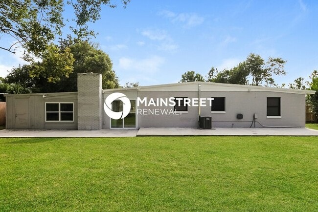 Building Photo - 4 Bedroom Pet-Friendly Home in ORLANDO, FL with Main Street Renewal