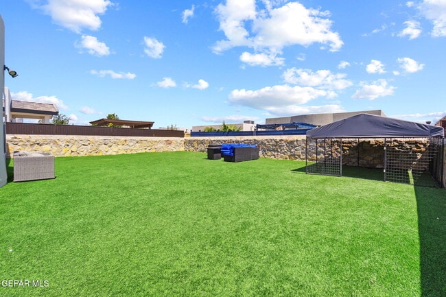 Building Photo - 14841 Tierra Coruna Ave