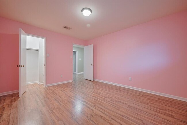 Building Photo - 836 Wax Myrtle Ln