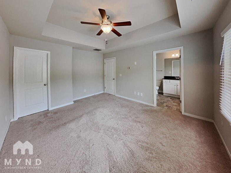 Building Photo - 5921 Cassie Dr