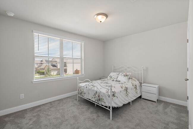 Building Photo - 409 Aurora Creek Ln