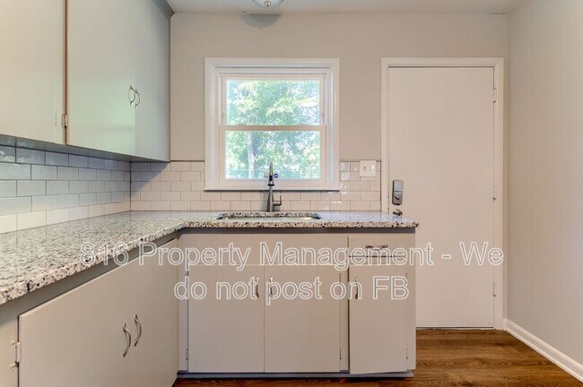 Building Photo - 602 SE 5th St