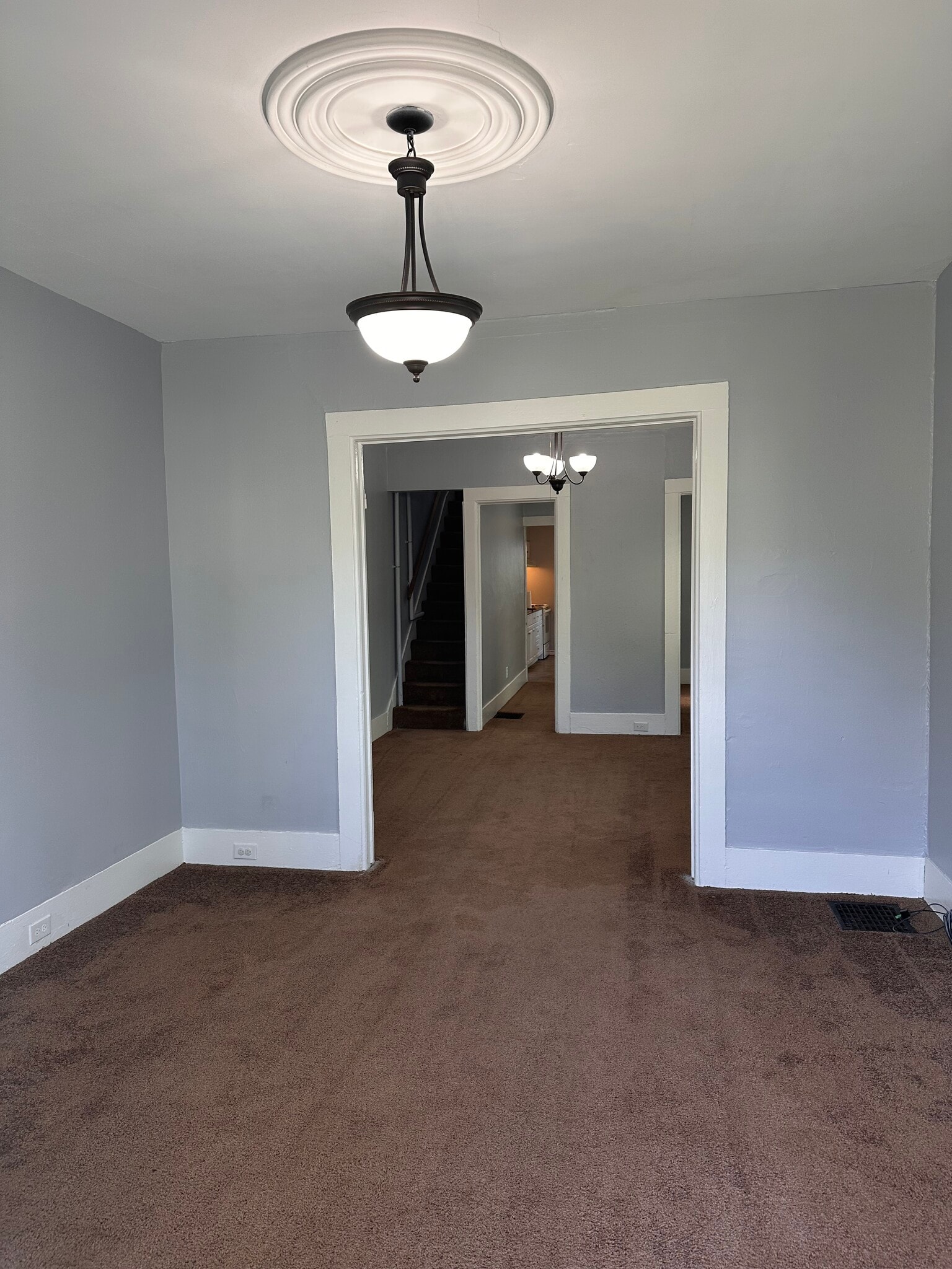 Building Photo - 136 Chapin St