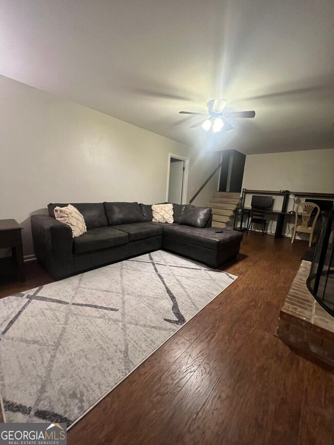 Building Photo - 527 University Cir