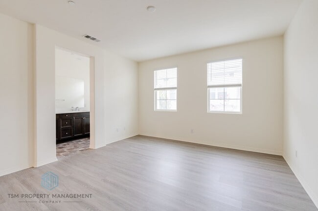 Building Photo - Beautifully 2019-Built 3 Beds 2.5 Baths 1,468 Sqft Home in Eastvale!