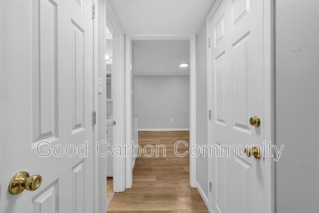 Building Photo - 1190 Orchard Park Rd