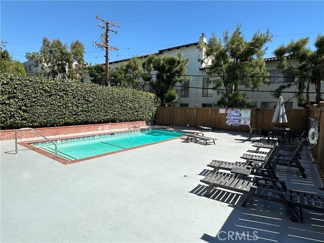 Building Photo - 1222 N Olive Dr