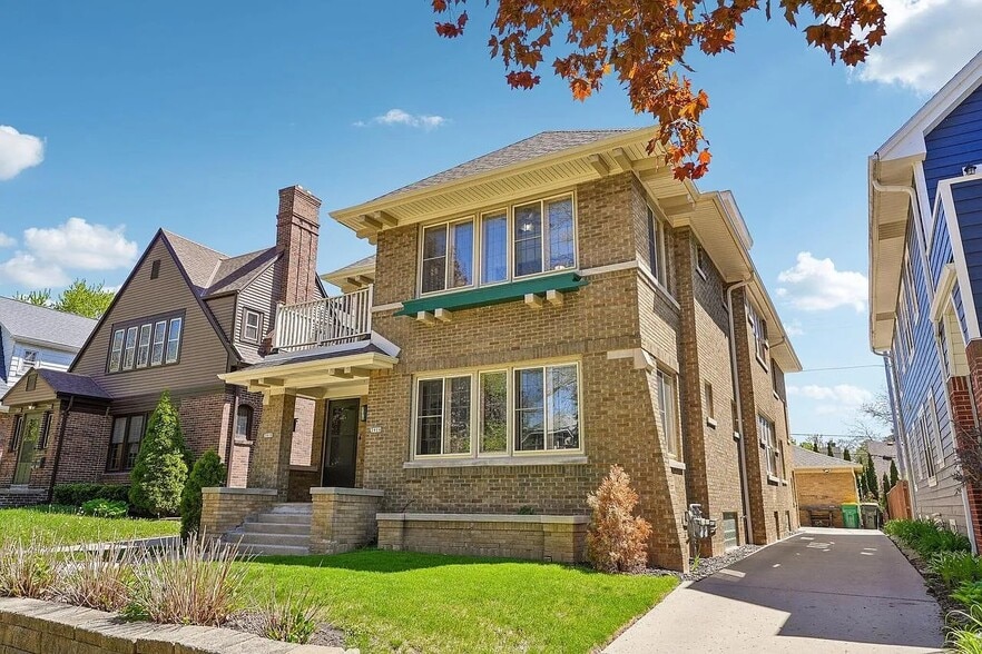 Building Photo - 3916 N Farwell Ave
