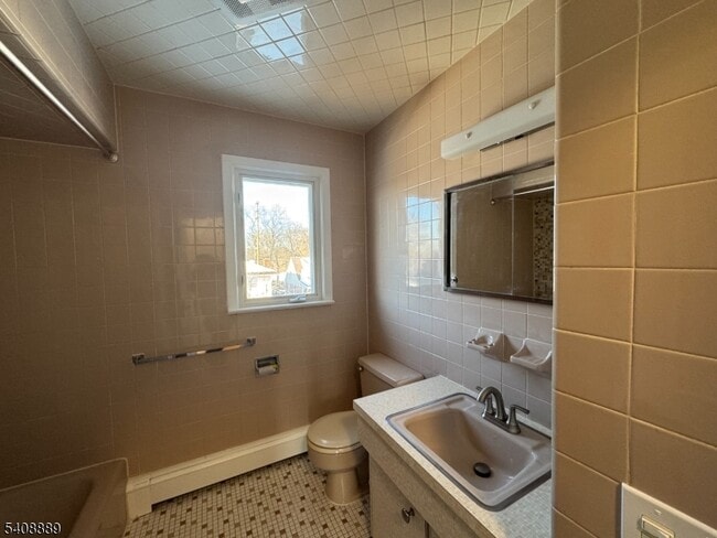 Building Photo - 177 Falmouth Ave