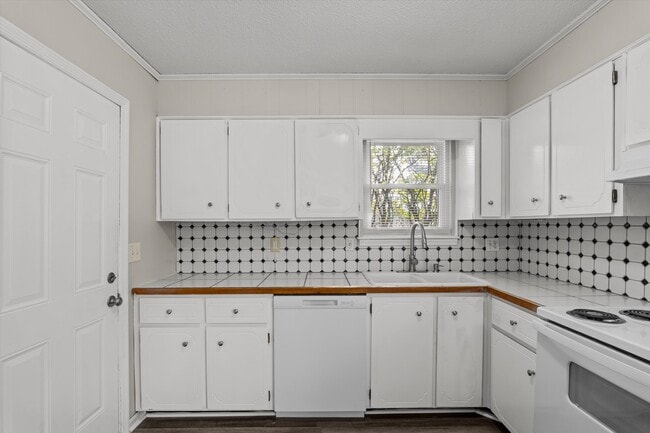 Building Photo - 119 Sunnywood Dr