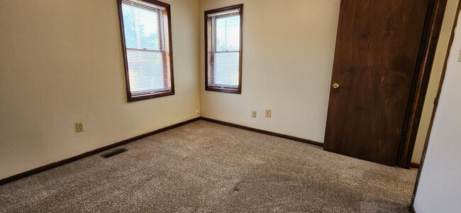 Building Photo - 114 King Ave