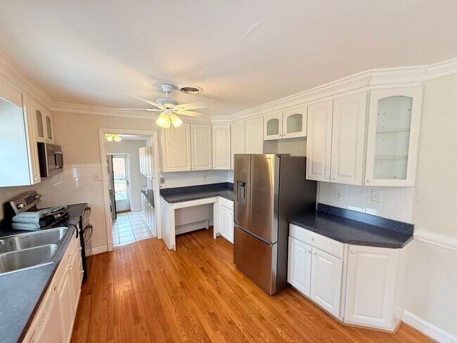 Building Photo - 8276 Franklin Ln