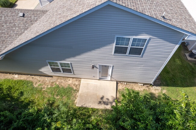 Building Photo - 1704 Juniper Dr