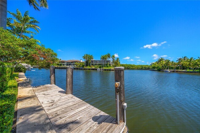 Building Photo - 600 Marquesa Dr