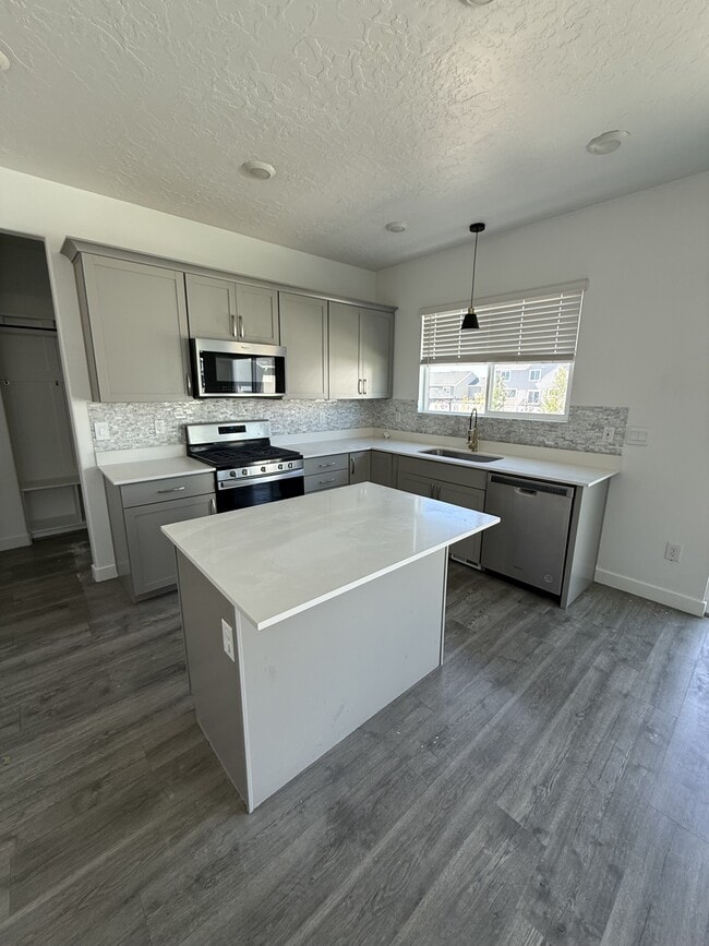 Building Photo - 838 S Criddle Rd