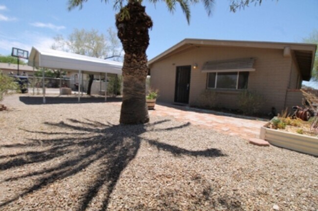 Building Photo - 3 bed 2 bath Mobile Home Available