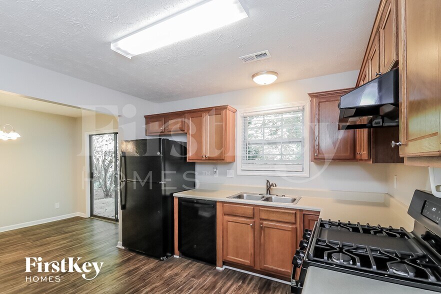 Building Photo - 4665 Jamerson Forest Pkwy