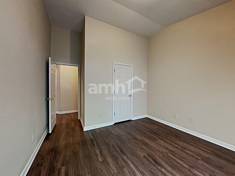 Building Photo - 7604 Cole Ln