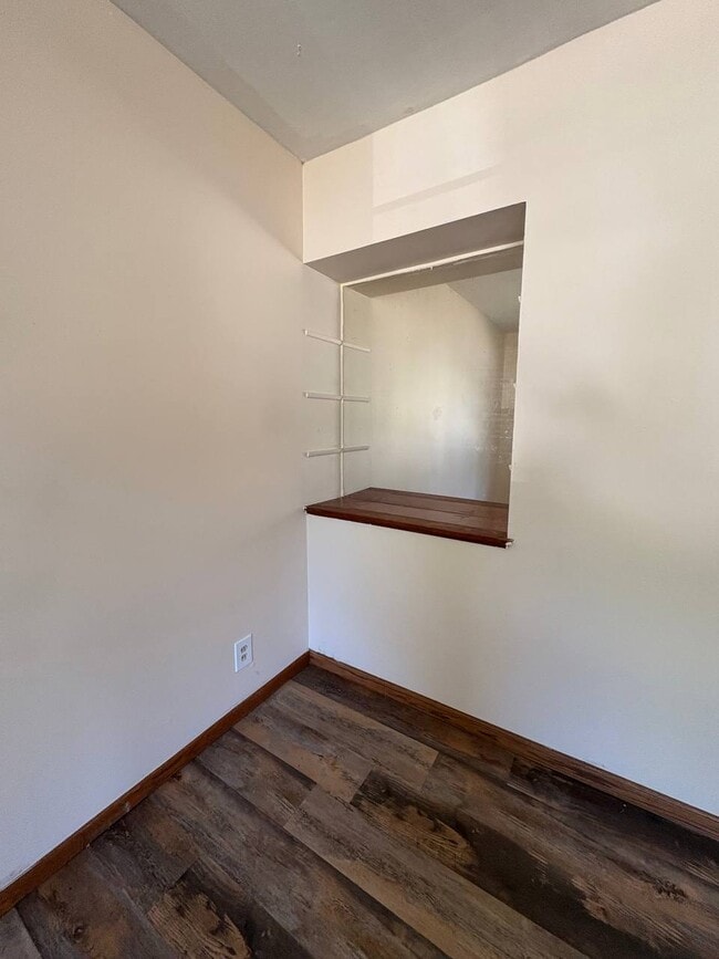 Building Photo - 731 7th Ave NE