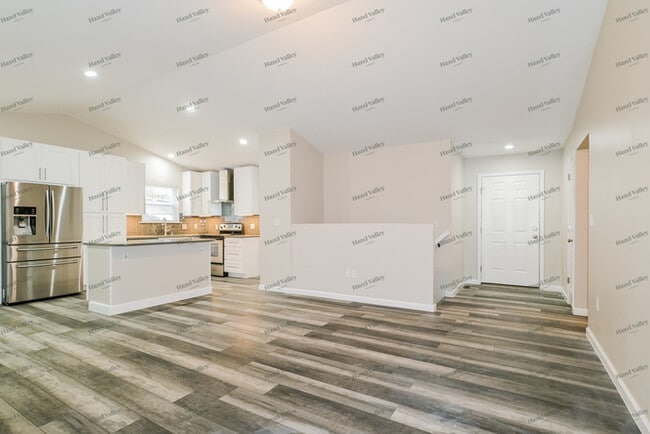 Building Photo - 106 Silica Dr