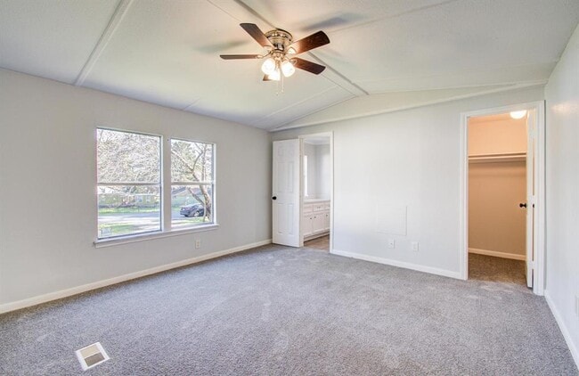 Building Photo - 13419 Commander Cir