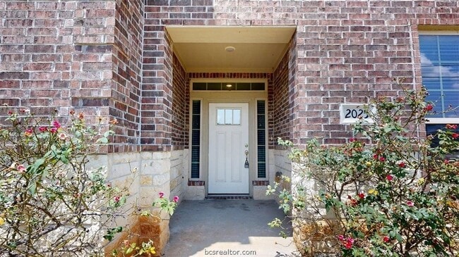 Building Photo - 2025 Harvey Mitchell Pkwy S