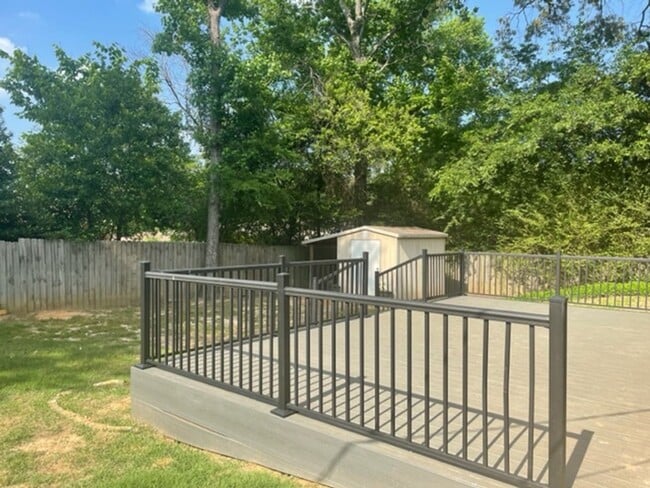 Building Photo - 3/2/2 PTISD