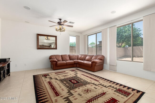 Building Photo - 252 W Blue Lagoon Dr