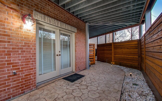 Building Photo - 6205 Dell St