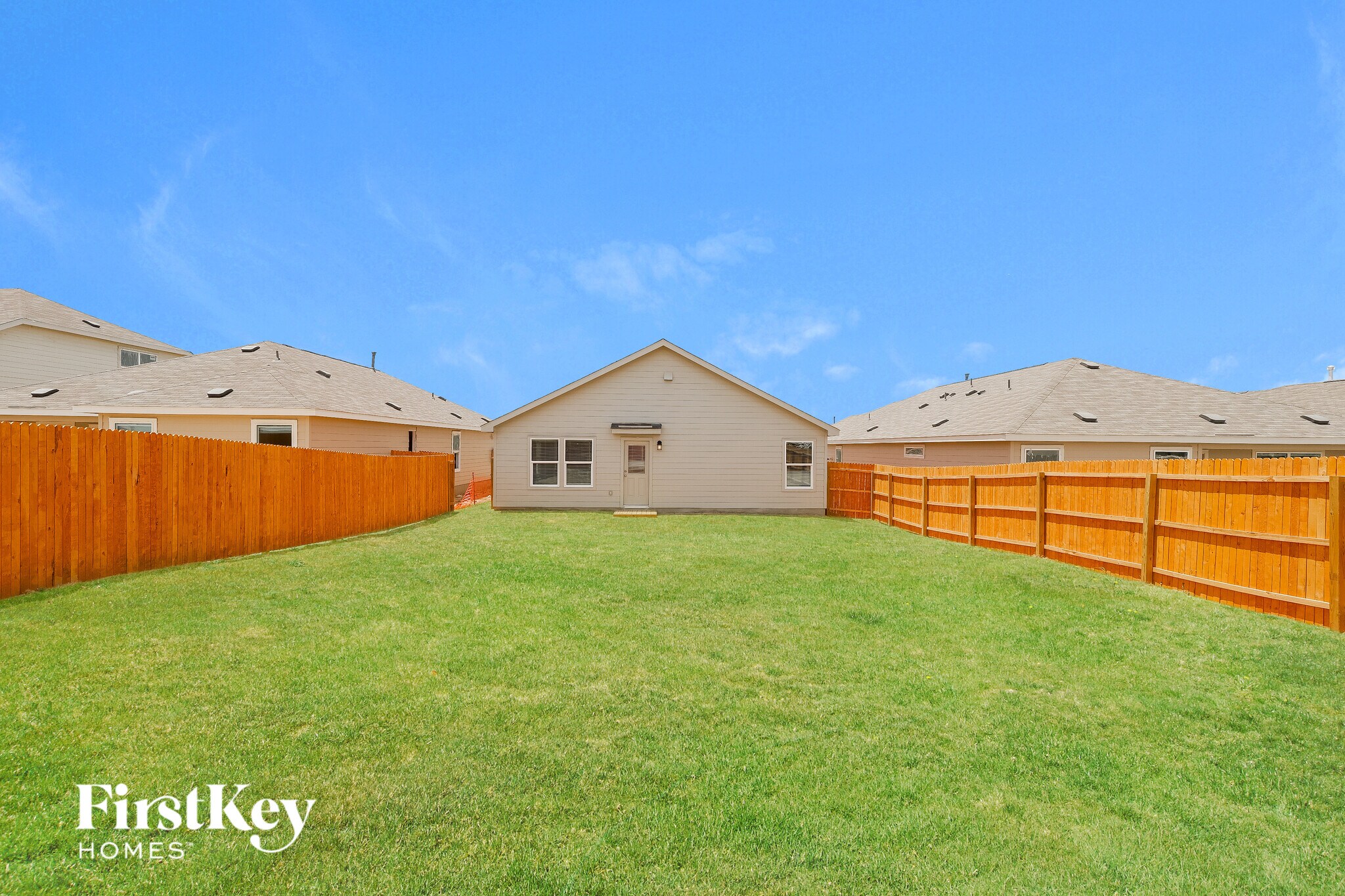 Building Photo - 10623 Vinateros Dr