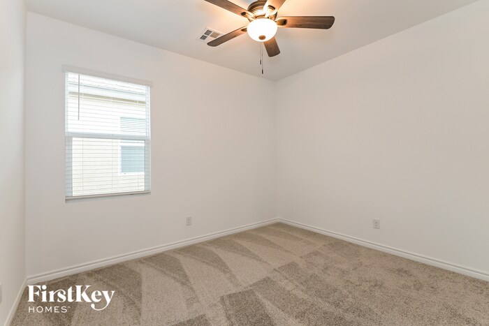 Building Photo - 6845 Greensmen Ave