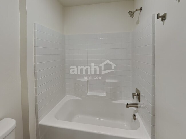 Building Photo - 6550 Spriggel St