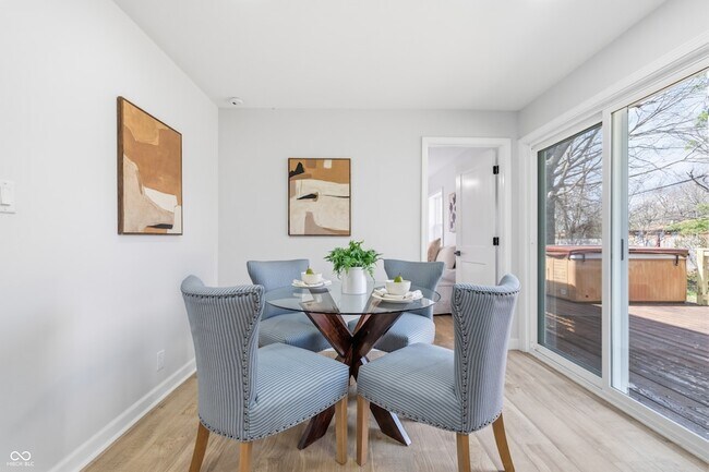 Building Photo - 3460 W 56th St
