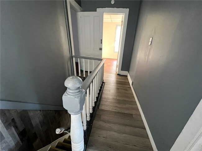 Building Photo - 411 Herrick St