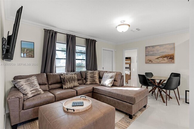 Building Photo - 1075 NE 12th Ave