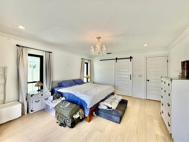 Building Photo - 162 E Davis Blvd