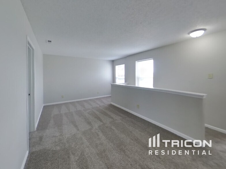 Building Photo - 10852 Wymm Ln