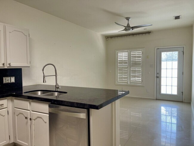 Building Photo - 510 Shiloh Dr