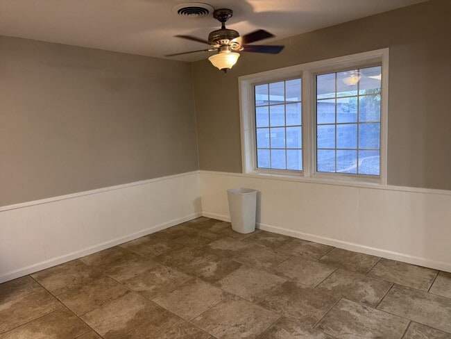 Building Photo - 2118 Westbrook Ave