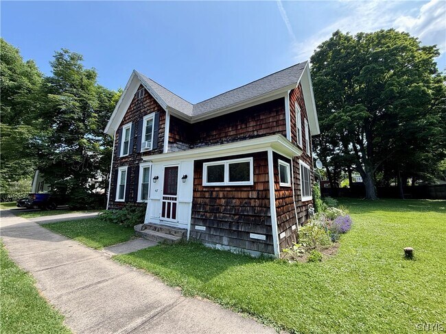 Building Photo - 407 Warren St