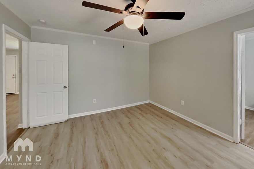 Building Photo - 2208 Shalimar Dr