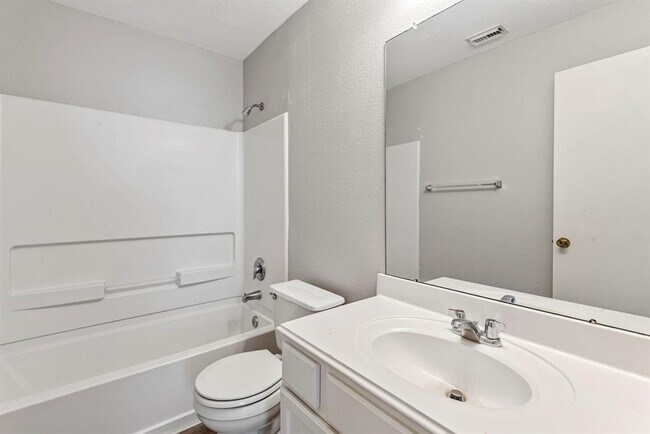 Building Photo - 19511 Fletcher Way Dr