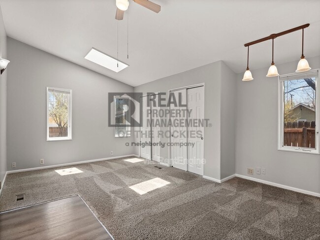 Building Photo - 319 Walnut St