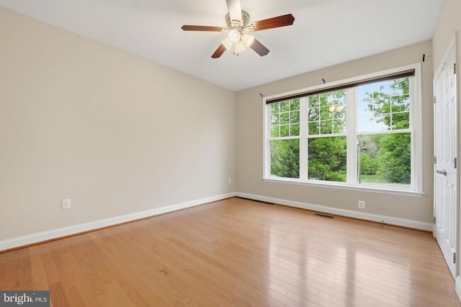 Building Photo - 42240 Hiddenwood Ln